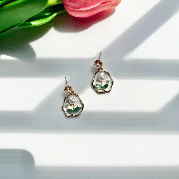 Pearl Petal Studs ( White )